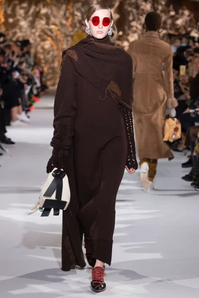 Look 10